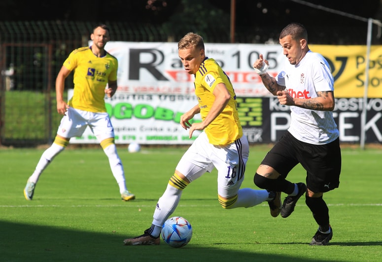 Aljaž Antolin se v Beltincih počuti domače. S predstavo ekipe Prekmurec v prvih 15 minutah ni bil zadovoljen. 