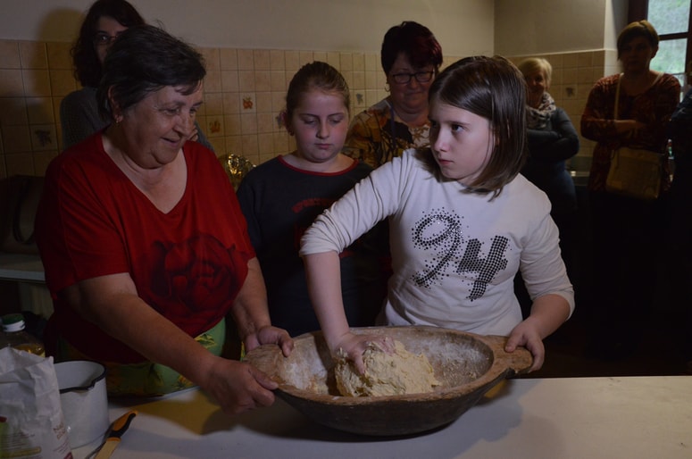 Priprava vrtanka zahteva svoj čas, posebno pomembno je, da se testo dobro zamesi.