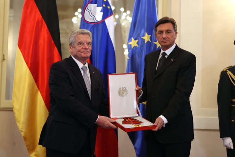 Da so odnosi med Slovenijo in Nemčijo odlični, sta že leta 2014 ugotavljala bivši nemški predsednik Joachim Gauck in njegov gostitelj Borut Pahor. 