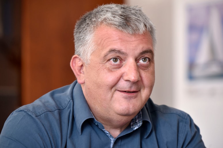 Anton Travner: "Sklic Sveta za nacionalno varnost je smiseln zaradi povečevanja števila migrantov na poti iz Grčije proti Sloveniji in naprej proti ciljnim državam." 