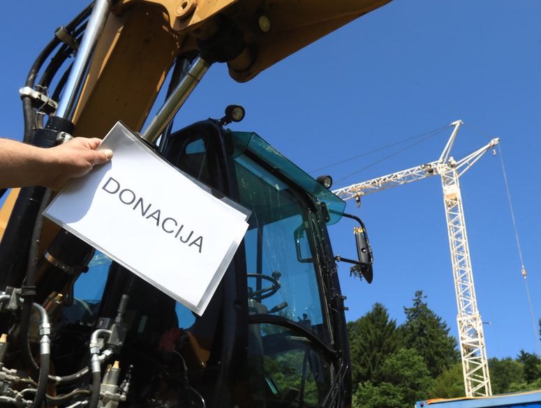 Če so donacije transparentne, so legitimno darovanje ali zbiranje denarja. 