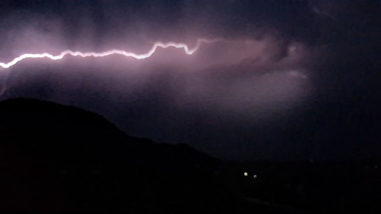 Glavna fotografija članka:Vikend ne bo vroč: Ponoči možni nalivi, že v noči na nedeljo se bodo padavine znova okrepile