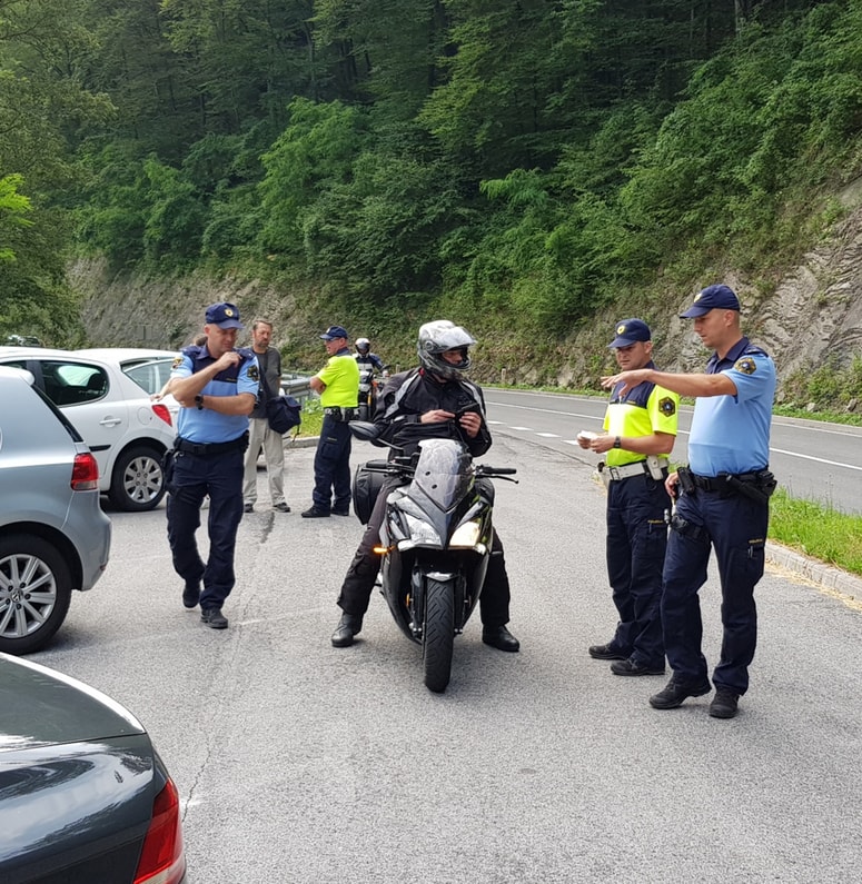 Policisti do problematike nesreč z udeležbo motoristov pristopajo na več načinov. 