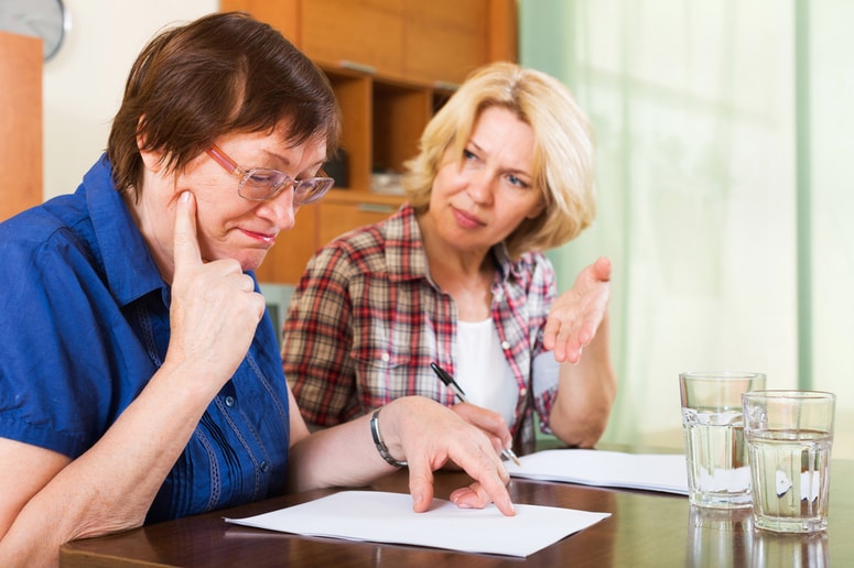 Odvisnost od pomoči drugih je težka življenjska naloga za obe strani.
