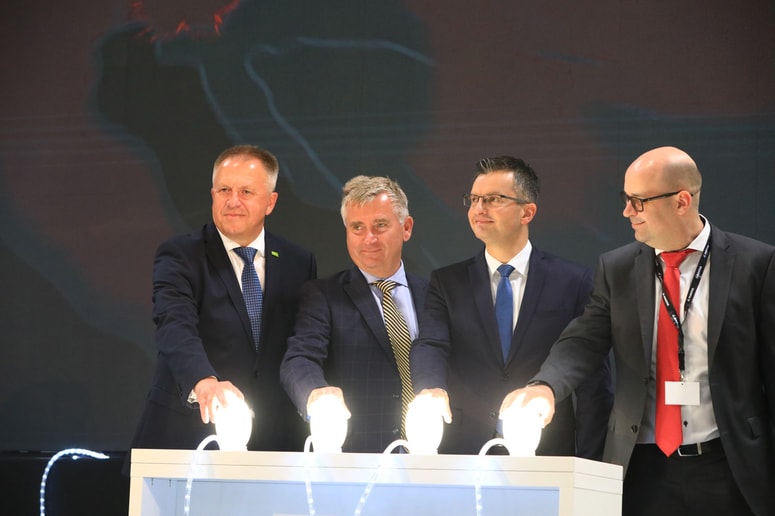 Glavna fotografija članka:Stranka Zdravka Počivalška: Kdor pridno dela, naj tudi yeah-yeah-yeah