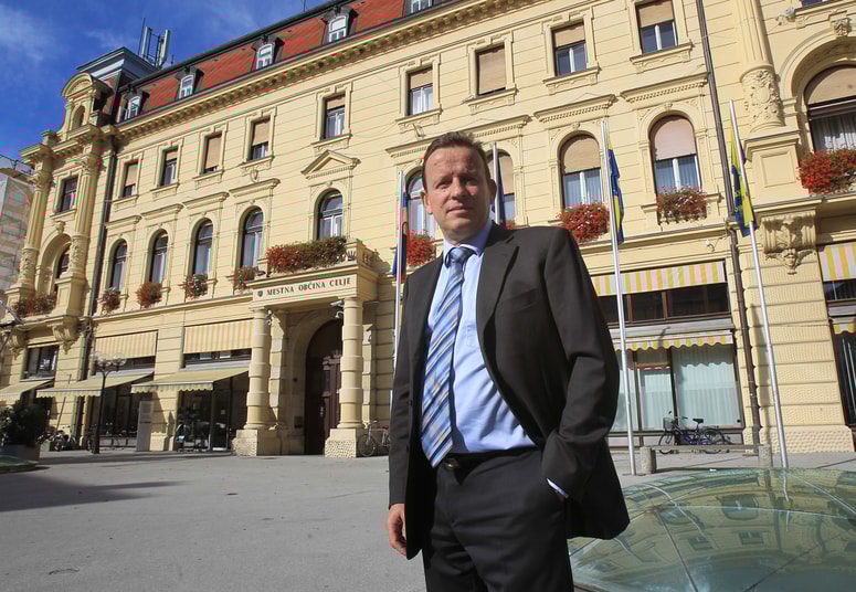 Poti celjskega župana Bojana Šrota so stale dobrih 7000 evrov.