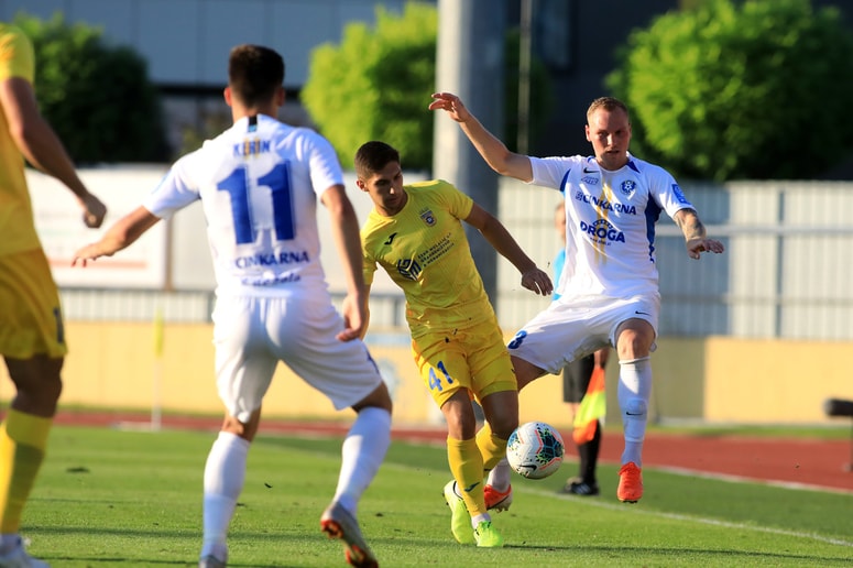 Glavna fotografija članka:Domžale - Celje 3:5 (0:3)