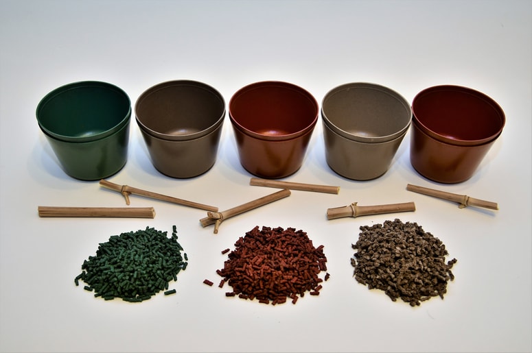 Lončki iz bioplastike, ki v zemlji razpadejo v treh mesecih
 