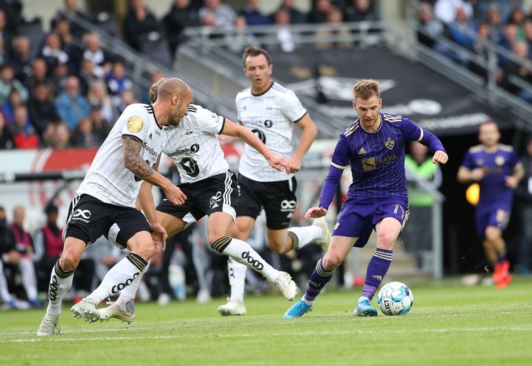 Rudi Požeg Vancaš je bil v prvem polčasu zelo aktiven, ob koncu polčasa je Maribor povedel v vodstvo.