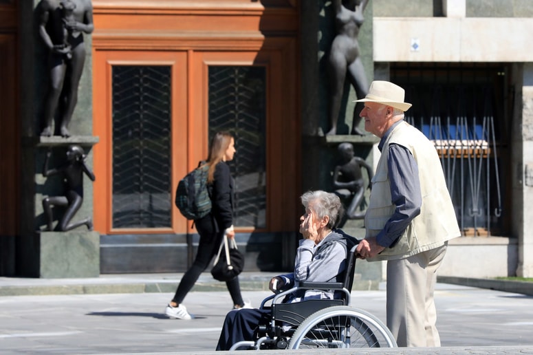 Usklajevanje pokojnin - koliko in kdaj, je za vlado in stranke vselej občutljivo vprašanje, ki vpliva tudi na politične točke. 