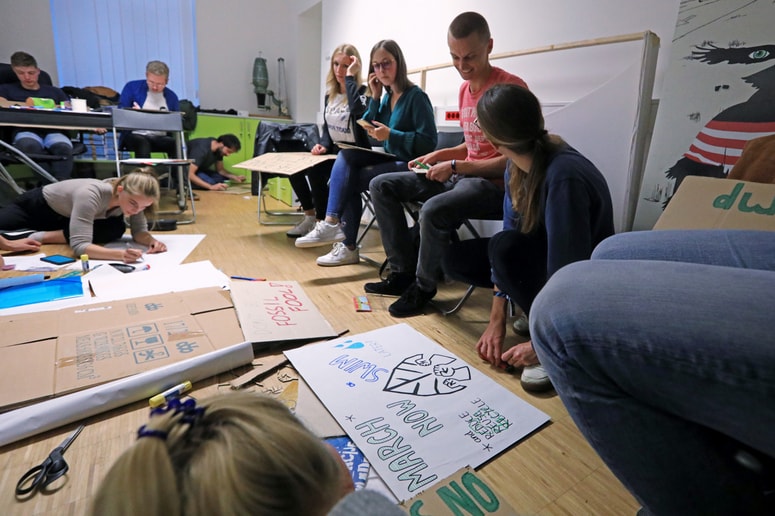 Še zadnje priprave parol pred podnebnim štrajkom 