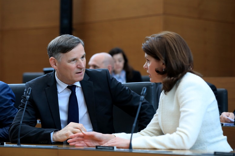 Minister Andrej Bertoncelj je pokazal, kdo ima zadnjo besedo, saj se vse začne in konča pri financah. 