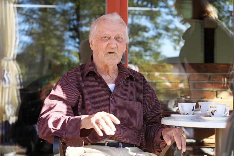 Janez Klasinc - jutro ob kavici v Domu Danice Vogrinec
 