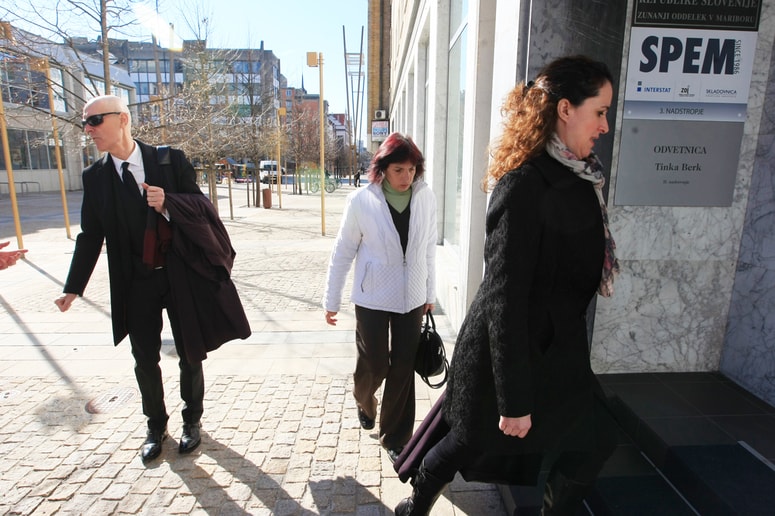 Mariborsko upravno sodišče je januarja lani zavrnilo tožbo babice zoper odločitev ministrstva, da ne more postati rejnica svojim vnukom.