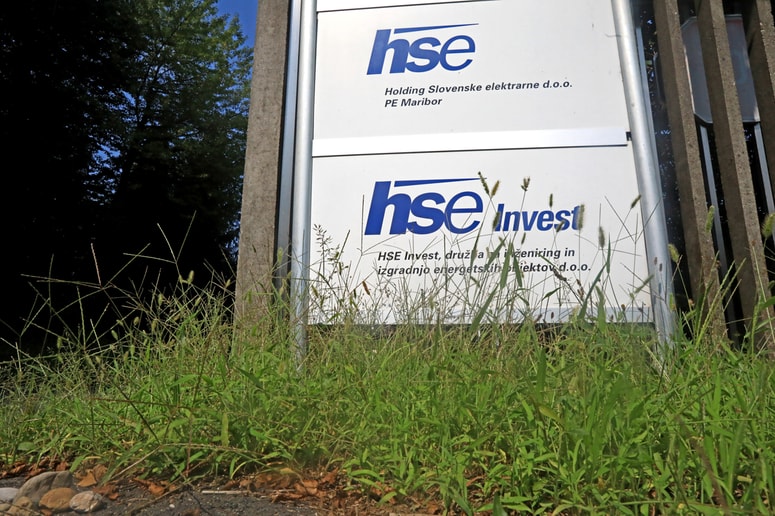 Glavna fotografija članka:Donacija HSE založbi, ki je v solastništvu SDS in Orbanovega podjetnika. Kakšno vlogo ima Ksenija Koren?