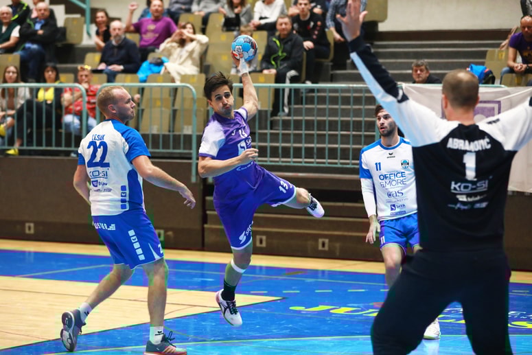 Glavna fotografija članka:Rokometaši v črni luknji: Porazno leto, a katastrofe ne bo!