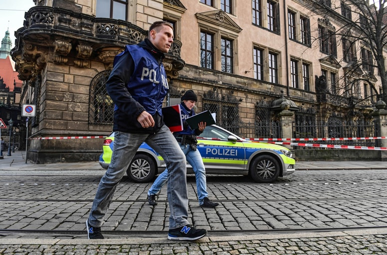 Policija je od jutra na kraju velikega vloma. 