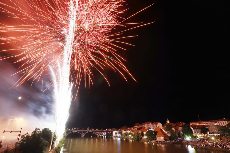 Ognjemeti naj bi pomenili tudi obremenitev za okolje.