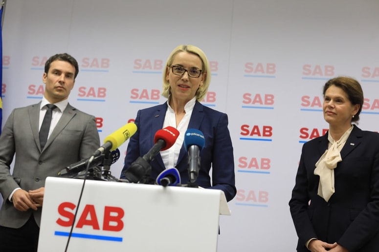 Angelika Mlinar kot že tretja izbira SAB za položaj kohezijske ministrice. 