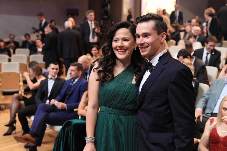 Primož s srčno izbranko Loro