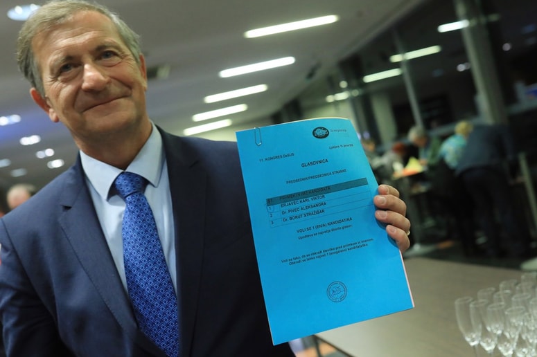 Glavna fotografija članka:Erjavec: Ne umikam se le iz politike, ampak tudi iz javnega življenja