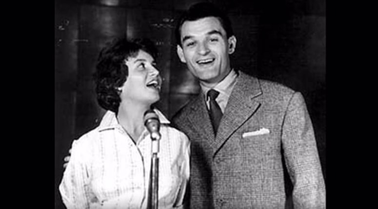 Pesem Tata, kupi mi auto je ubesedila sanje o lepši prihodnosti.