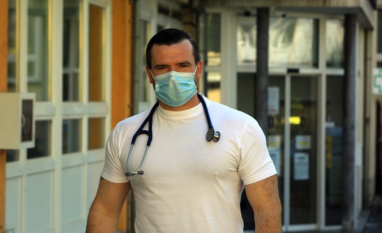 Sašo Djurić si želi, da bi športniki covid-19 še naprej prebolevali brez zapletov, a jamstva za to ne daje.