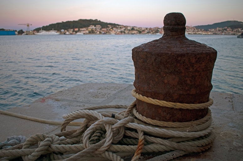 Glavna fotografija članka:(VIDEO) Turisti presenečeni: Morje se je dvignilo za meter in pol, valov ni bilo videti