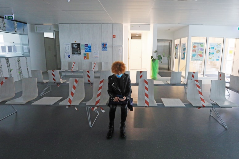 Osebni zdravniki znova sprejemajo svoje paciente. 