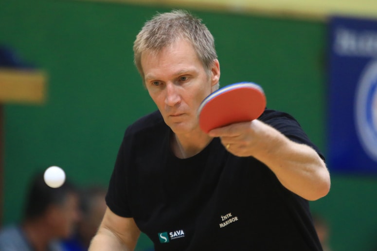 Gregor Komac bo od danes spet nabijal žogico s klubskim kolegom Matevžem Črepnjakom. 