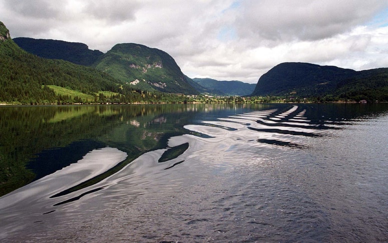 Glavna fotografija članka:Turistični bon bo treba v celoti porabiti pri enem ponudniku storitve, prenosljiv bo do drugega kolena družinskih vezi