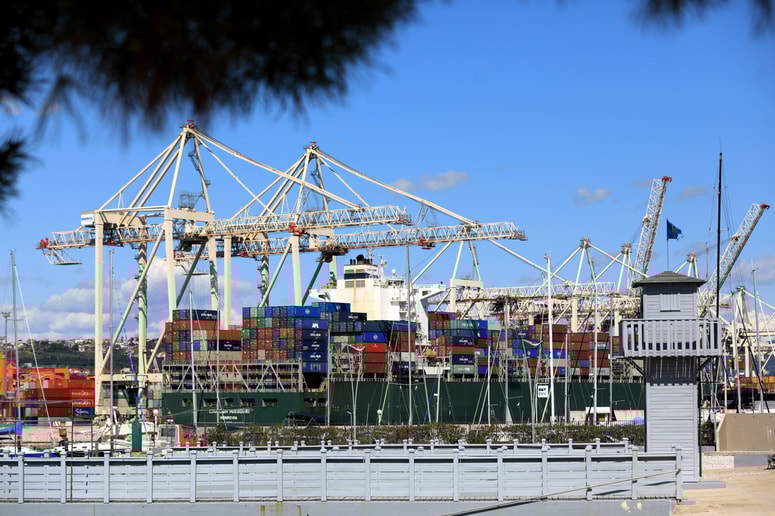 Glavna fotografija članka:(BRANJE) Moralni hazard na koncu kriznih paketov