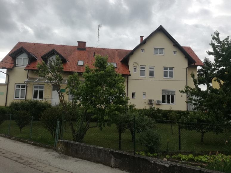 Tako je videti miklavška občinska stavba zdaj, pred celovito (energetsko) prenovo. 