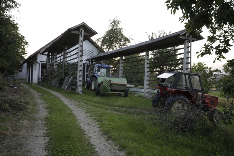 Prizorišče trojnega umora v Škocjanu.