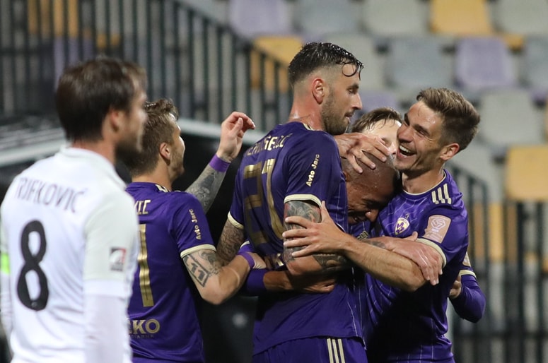 Ta četverica je odigrala vse tekme, čeprav Santos na nobeni ni bil v prvi enajsterici, Dervišević pa le na eni. 