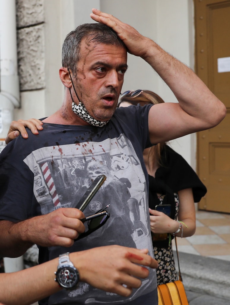 Na protivladnem shodu v Beogradu leta 2020 so ga napadli desničarski protestniki. Leto prej je Trifunović ustanovil Gibanje svobodnih državljanov.