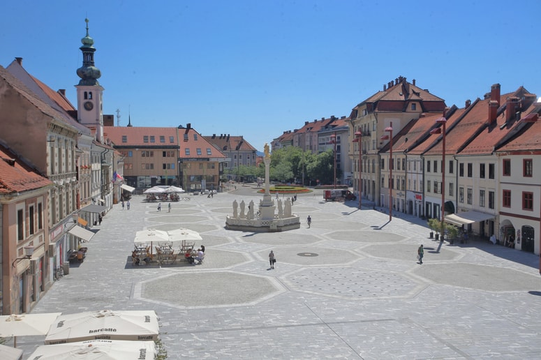 Glavna fotografija članka:(POGLED) Prenovljeni Glavni trg v Mariboru: Kako pa so tebi všeč luči?
