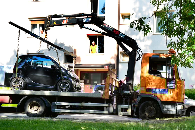 Lastniki s pajkom odpeljanih vozil ta od sredine maja prevzamejo na parkirišču pri glavni avtobusni postaji v Mlinski ulici. 