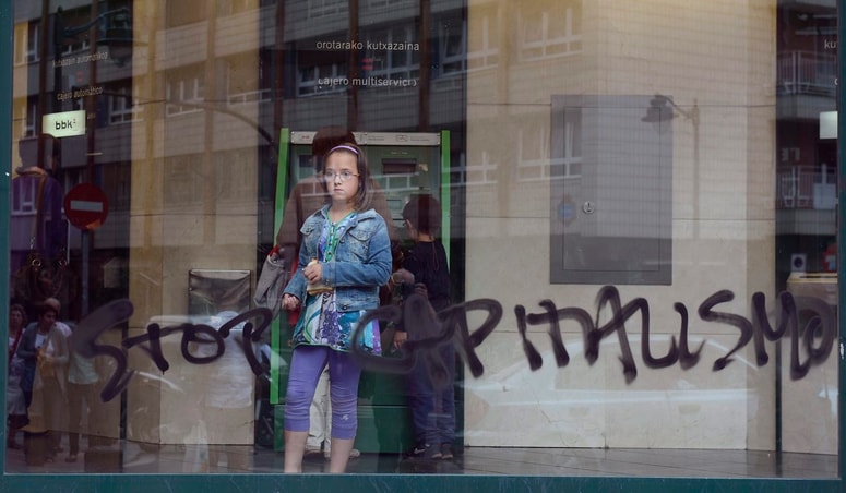 Glavna fotografija članka:(REKLI SO) Mojca Pišek: Veš, družba, svoj dolg do današnjih 20-letnikov