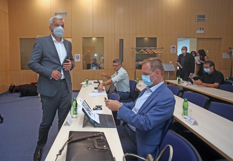 Ponedeljkovo sejo mestnega sveta bo ob odsotnosti Saše Arsenoviča najbrž vodil podžupan Samo Peter Medved.