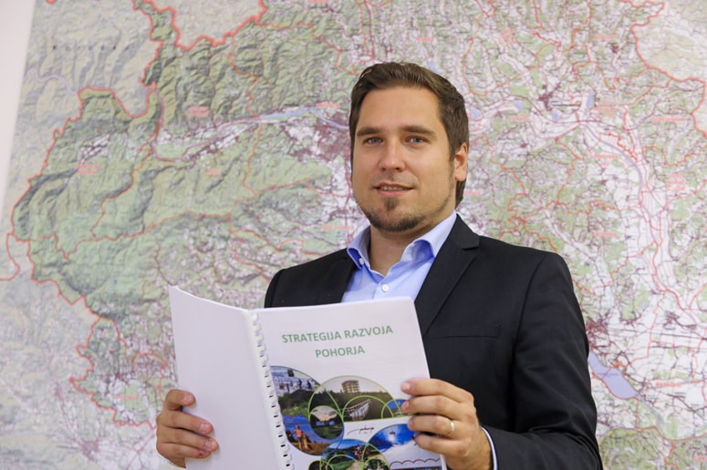 "Gradili bomo na ponudbi povezovalnih produktov, ki jih je na Pohorju premalo ali jih skoraj ni, pa tudi infrastrukturi, kot so ceste, žičnice, kolesarske poti in pohodniške poti," pravi Uroš Rozman, ki bo Strategijo za Pohorje kmalu podrobneje predstavil. 