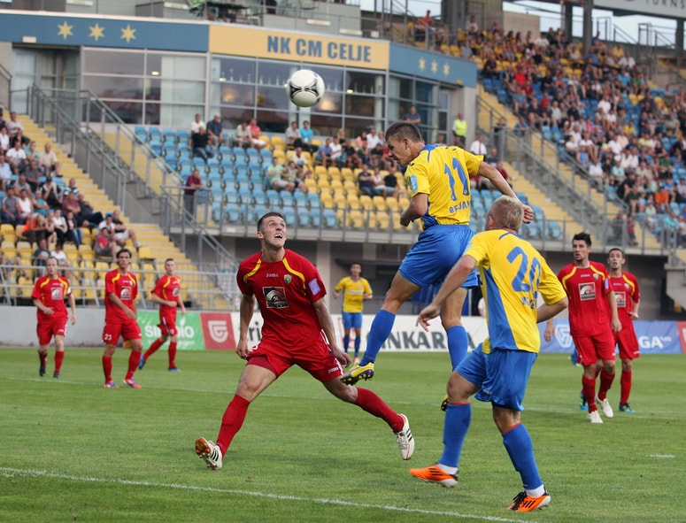 Bezjak v dresu Celja 29. julija 2012 na tekmi z Rudarjem, nekaj tednov za tem je prestopil v Bolgarijo, kjer je za Ludogorcec igral tudi v ligi prvakov. 