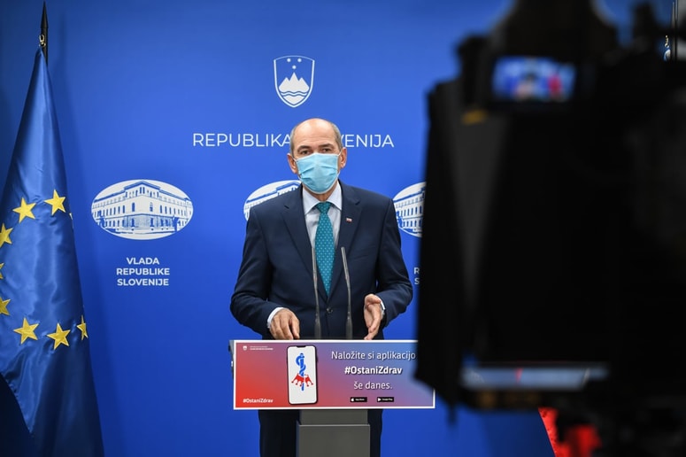 Glavna fotografija članka:Janša: Čaka nas najmanj mesec dni trdega boja. Sporočilo ima tudi za vplivneže, ki trdijo, da vlada sprejema ukrepe zato, da straši in ustrahuje ljudi