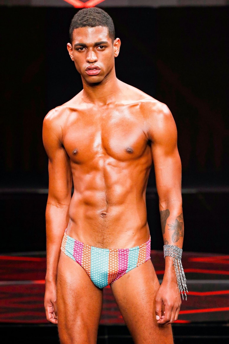 Glavna fotografija članka:Premraženi? Naj vas prijetno ogreje ta vroča modna revija s sončnih Kanarcev