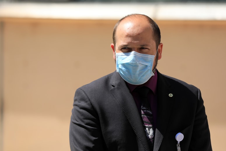 Glavna fotografija članka:Poklukar: "Z vsemi sredstvi se borimo, da ohranjamo dostopnost zdravstva, da bdimo nad zdravjem naših državljanov"