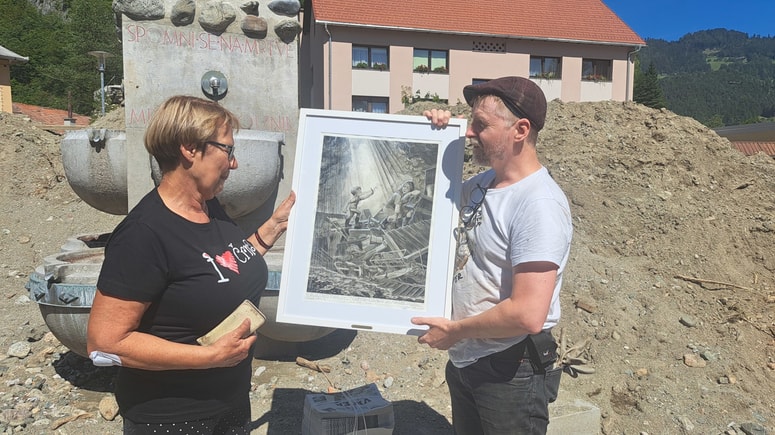 Ciril Horjak in Romana Lesjak pri Plečnikovem spomeniku