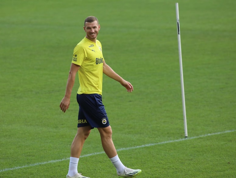 Edin Džeko na treningu v Ljudskem vrtu, kjer je leta 2023 v kvalifikacijah za konfernečno ligo gostoval s Fenerbahčejem.