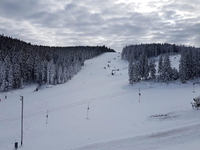 Tragedija se je zgodila po 17. uri, ko je bila proga že zaprta. Fotografija je simbolična. 