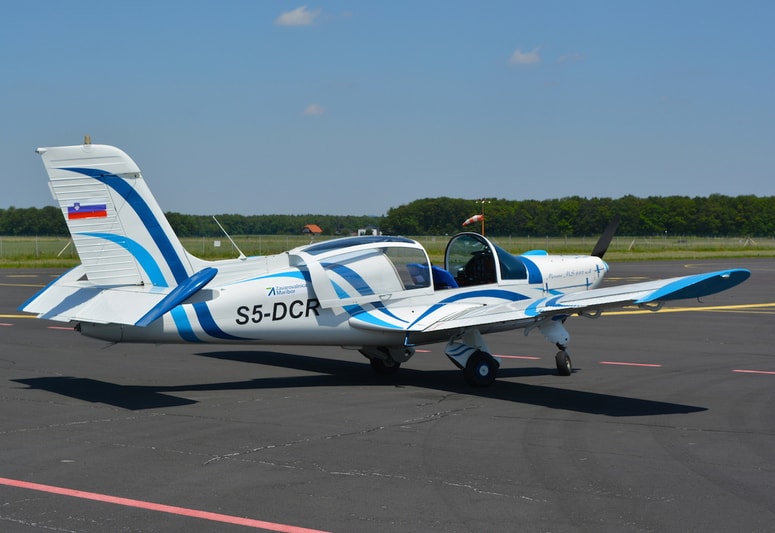 Letalo so skušali nepridipravi iz hangarja ukrasti v noči z nedelje na ponedeljek.