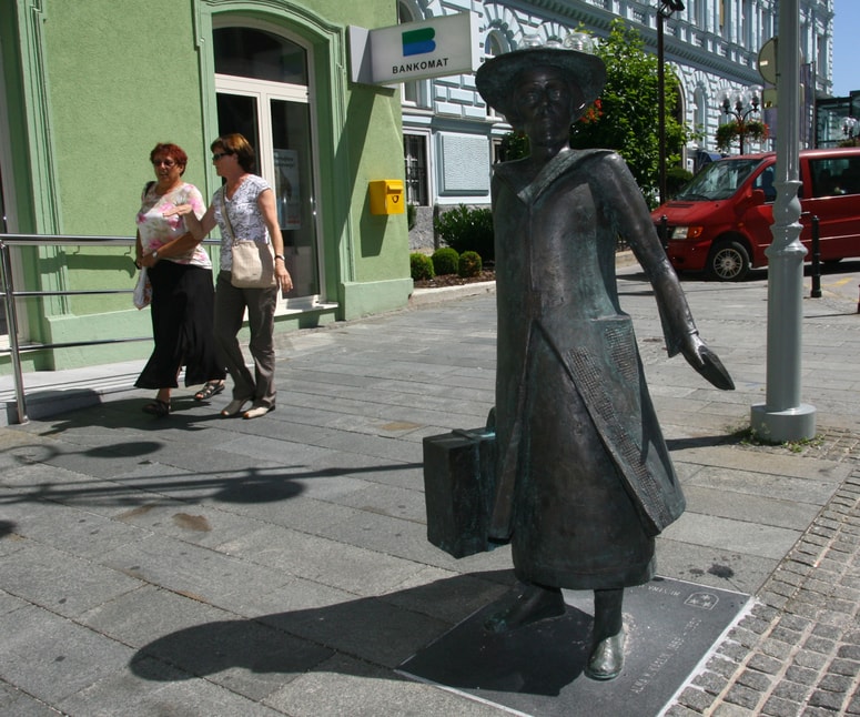 Glavna fotografija članka:S celjsko pisateljico na knjižni sejem v Frankfurt